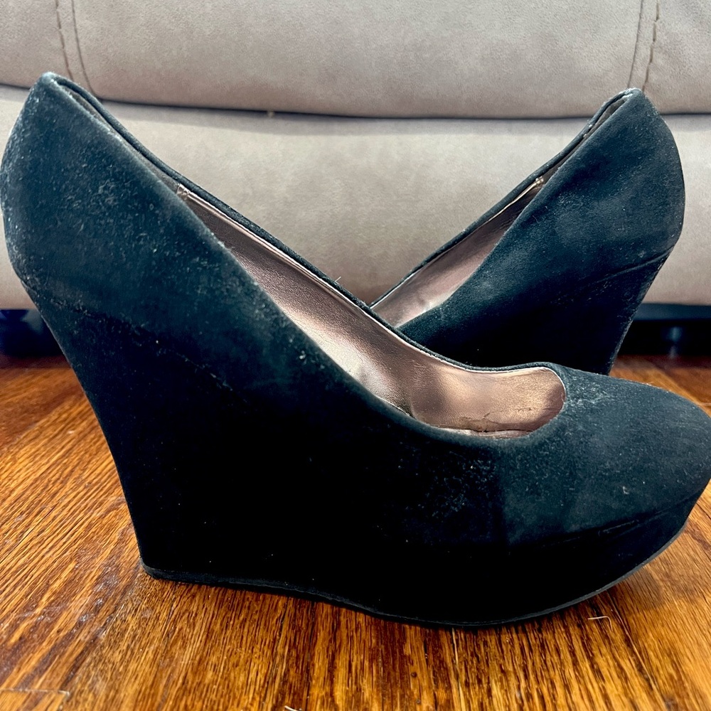 DOTS Suede platform wedge- Women’s size 10